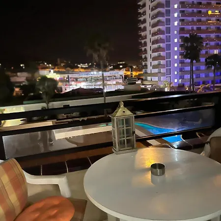 아파트 Club Paraiso For Holiday 아데제